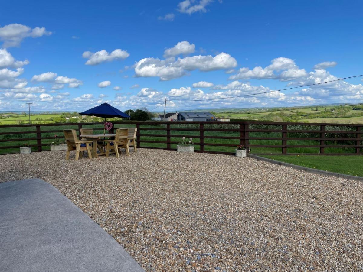 Sunny Bank- Countryside Escape With Private Hot Tub And Countryside Views Carmarthen