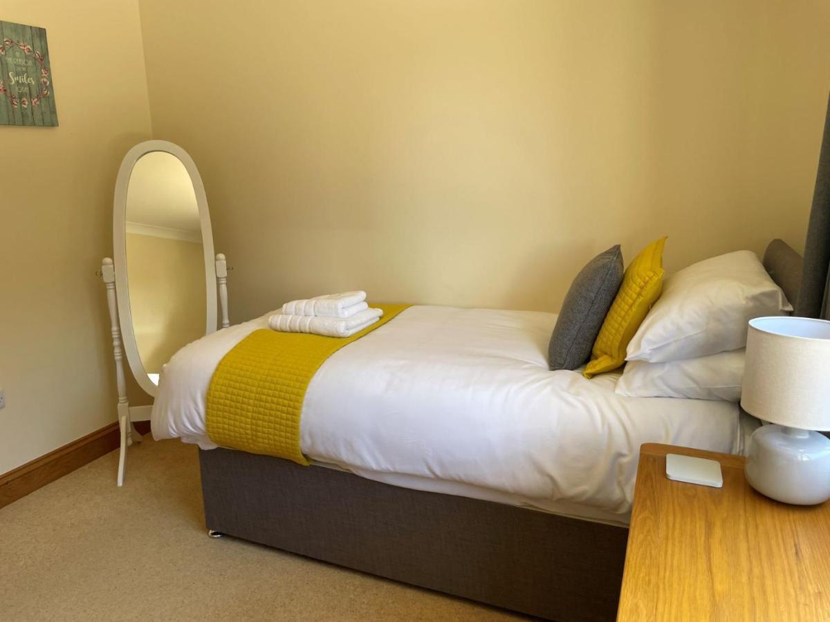 Sunny Bank- Countryside Escape With Private Hot Tub And Countryside Views *
