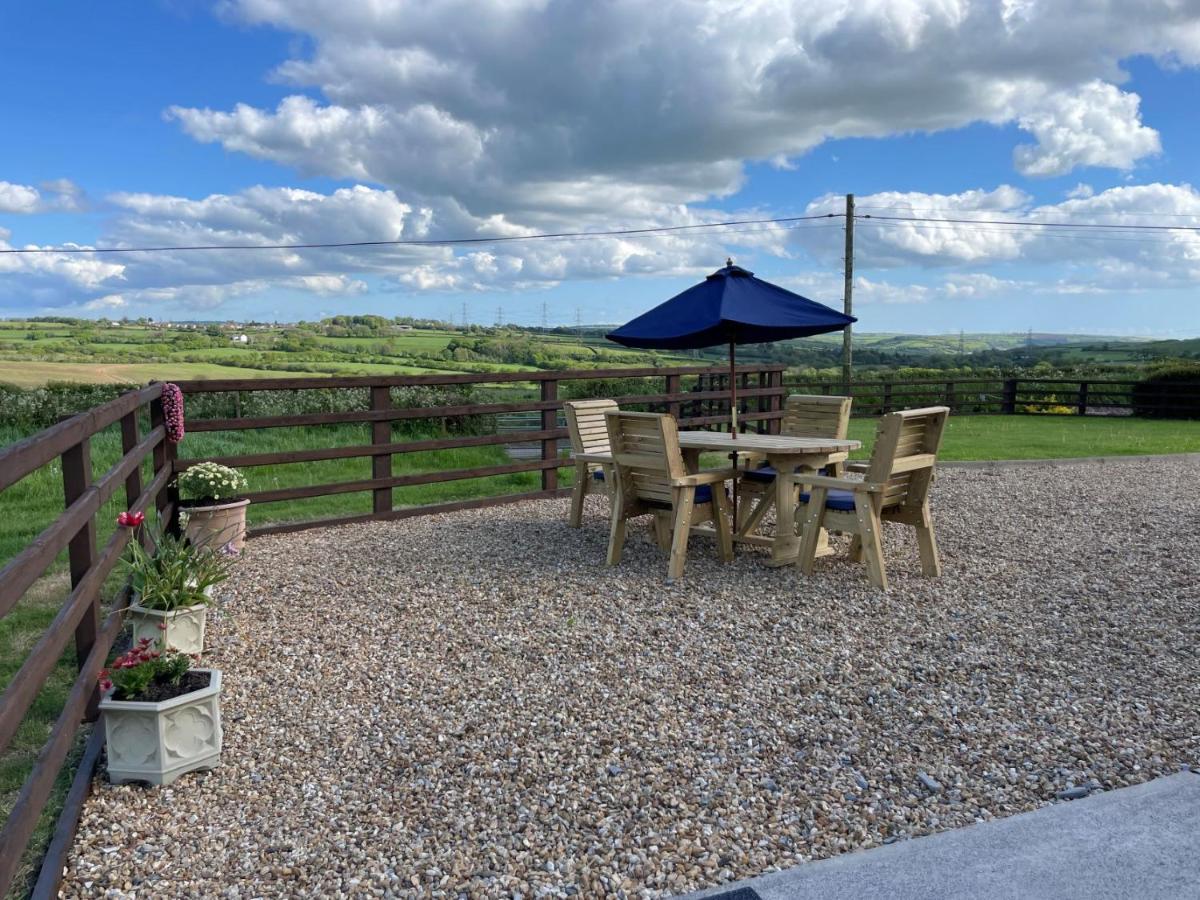 Sunny Bank- Countryside Escape With Private Hot Tub And Countryside Views Carmarthen