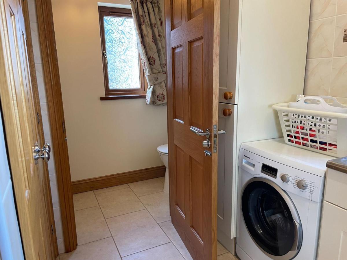 Sunny Bank- Countryside Escape With Private Hot Tub And Countryside Views Holiday home Carmarthen