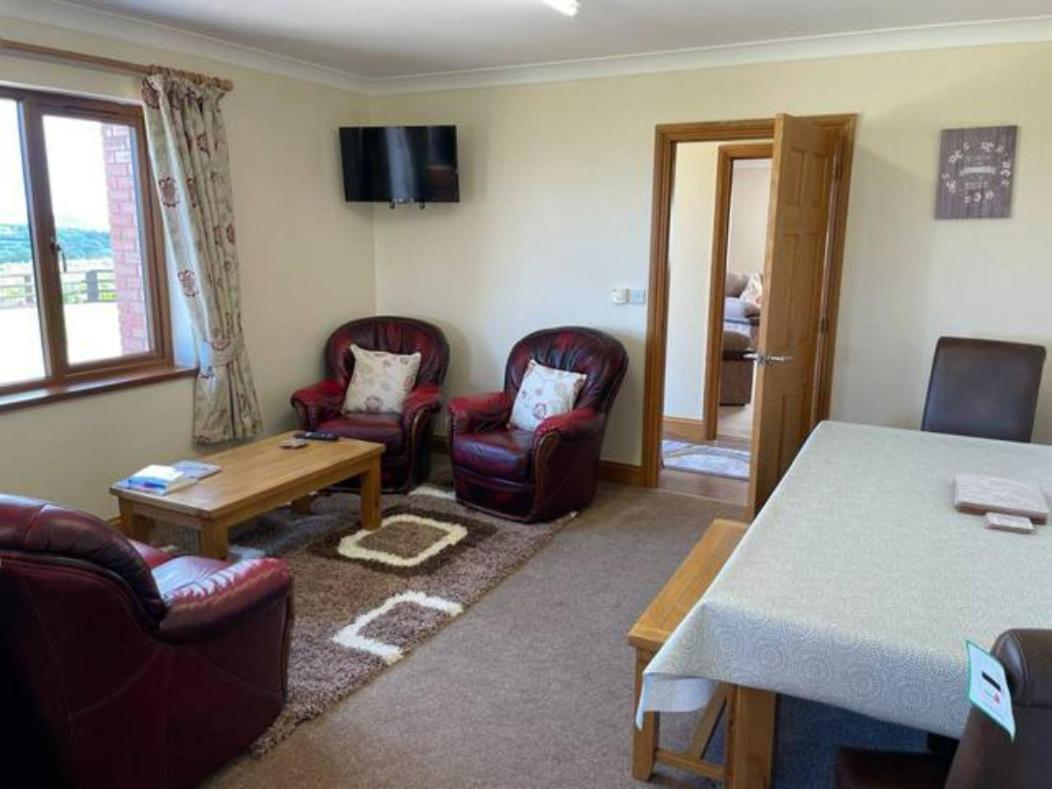 Sunny Bank- Countryside Escape With Private Hot Tub And Countryside Views