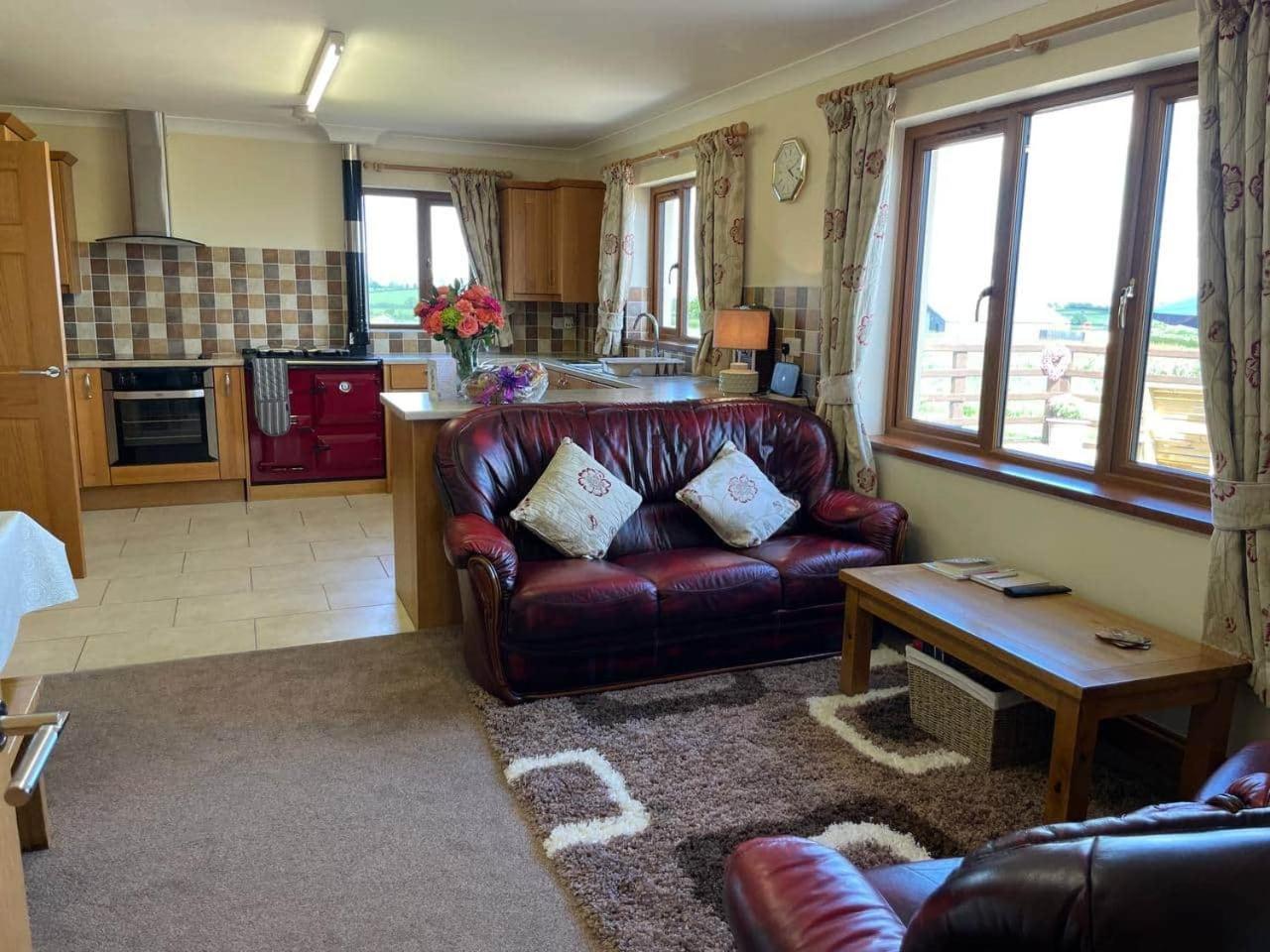Sunny Bank- Countryside Escape With Private Hot Tub And Countryside Views Holiday home